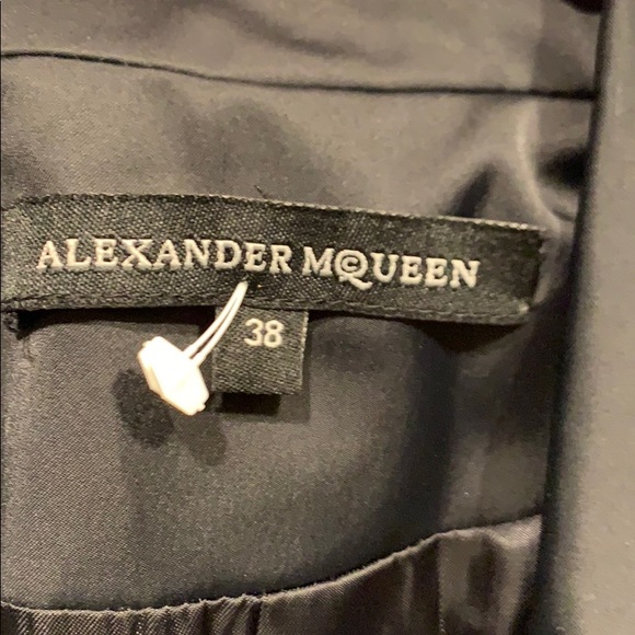 Alexander McQueen small navy two piece suit - Picture 4 of 8